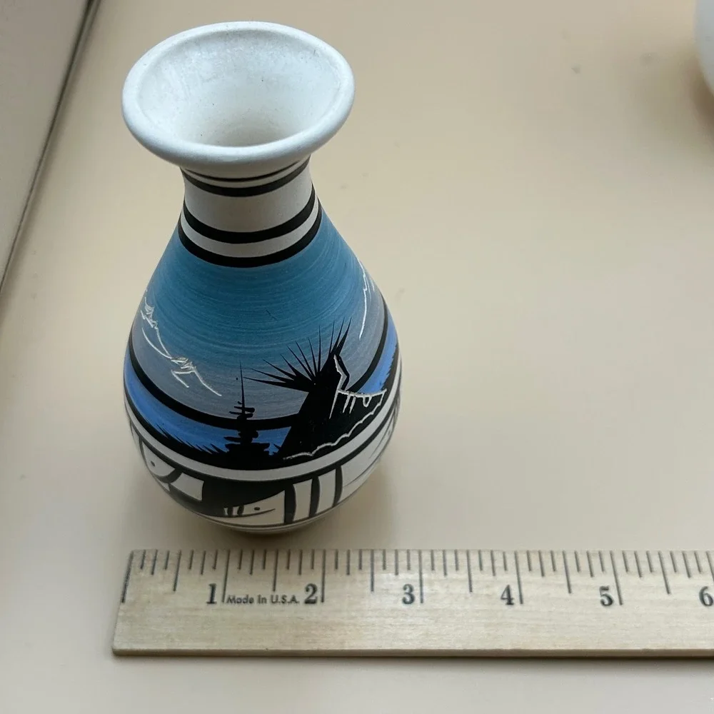 Native American Style Hand Etched Pottery Vases Set of 2 Southwestern Decor